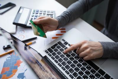 Paying Credit Card Bills Early: Smart Move or Waste of Money?