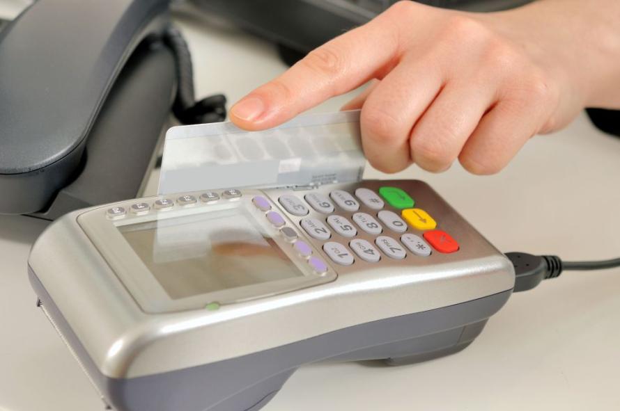 Don’t Swipe Blindly! 7 Credit Card Tips Everyone Should Know