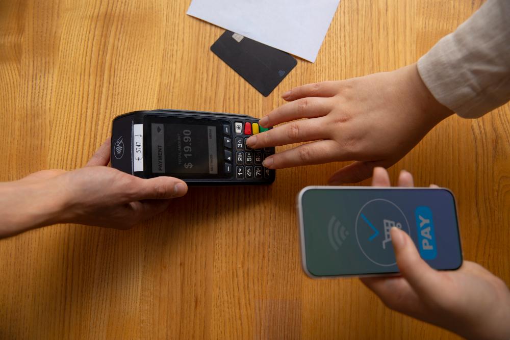 PIN vs Contactless: What’s Safer for Your Credit Card?