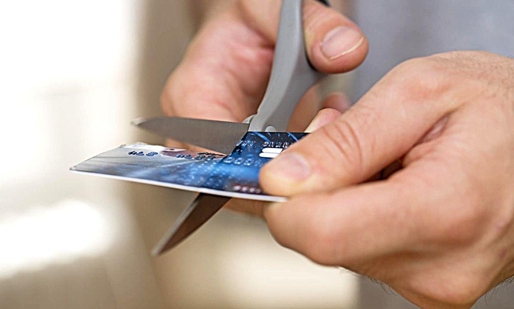 Safe and Easy Ways to Dispose of Your Old Credit Cards